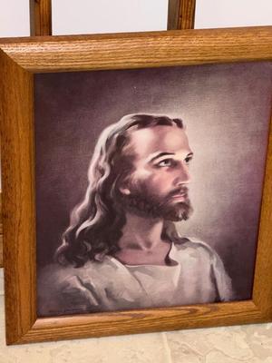 Sale Photo Thumbnail #984: M52-Shelves/picture of Jesus