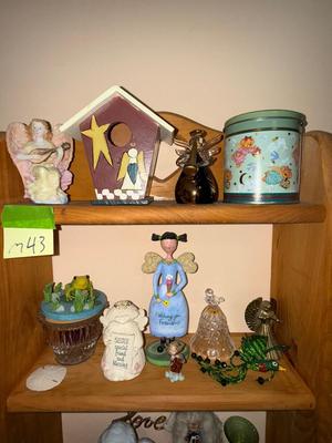 Sale Photo Thumbnail #1012: M43-shelf plus decor