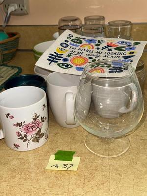 Sale Photo Thumbnail #1025: M37-miscellaneous dishes