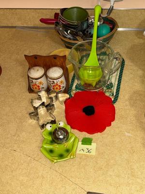 Sale Photo Thumbnail #1027: M36-kitchen miscellaneous
