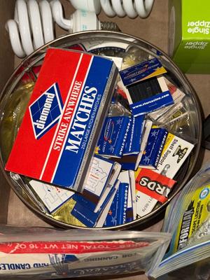 Sale Photo Thumbnail #1039: M33-Kitchen Items