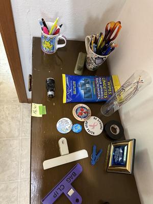 Sale Photo Thumbnail #1046: M31-small desk and contents