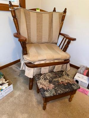 Sale Photo Thumbnail #1114: M12-chair with ottoman