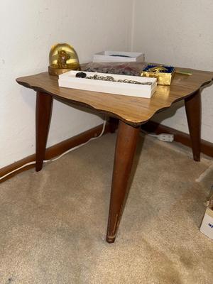 Sale Photo Thumbnail #1145: M5-table plus jewelry