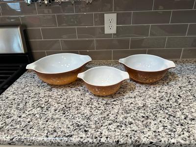 PYREX MIXING BOWLS