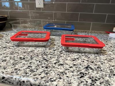 CASSEROLES WITH LIDS AND MIXING BOWLS
