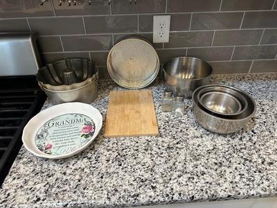 SPRING FORM PAN, BUNDT PAN, MIXING BOWLS AND PIE PLATE