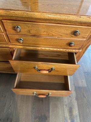 THOMASVILLE 9 DRAWER DRESSER WITH MIRROR
