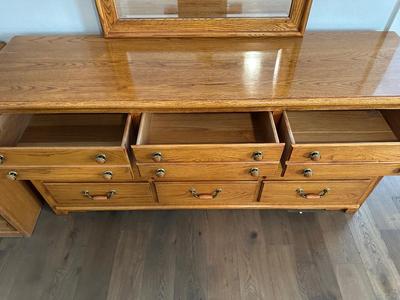 THOMASVILLE 9 DRAWER DRESSER WITH MIRROR