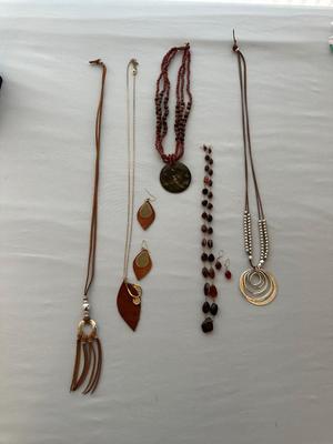 NICE COSTUME JEWELRY