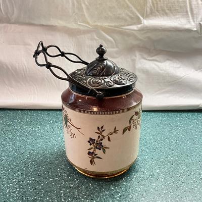 K883 Tea Jar Floral Pattern Silver Plate Lid