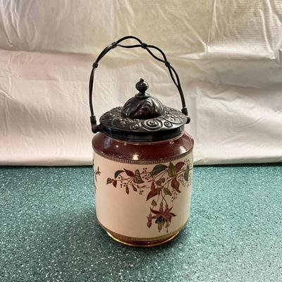 K883 Tea Jar Floral Pattern Silver Plate Lid