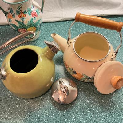 K855 Chantal teapot, Linconare Tea Pot, Signed Pottery