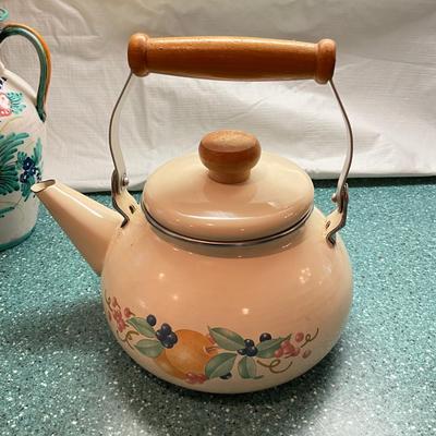 K855 Chantal teapot, Linconare Tea Pot, Signed Pottery