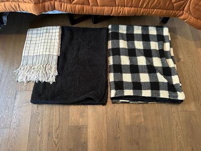 WARM BED THROWS