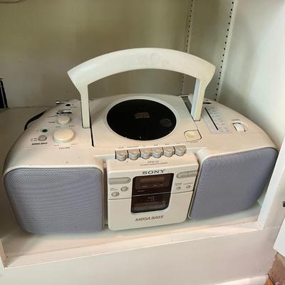 891 Large Lot Of Jazz Music CDs/Cassettes With Sony Compact Disc/Radio/Cassette Player Model No. CFD-21