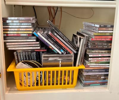 891 Large Lot Of Jazz Music CDs/Cassettes With Sony Compact Disc/Radio/Cassette Player Model No. CFD-21