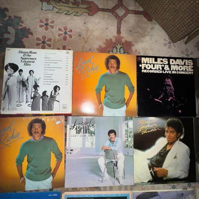 L894 Large Lot Of Hit Bands Vinyl Albums: Marvin Gaye, B.B.King, Whitney Houston and more