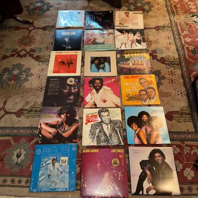 L895 Lot Of 45's & 33's