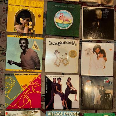 L895 Lot Of 45's & 33's