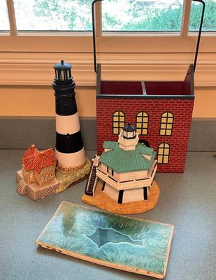 K899 Set of Lighthouse Statues