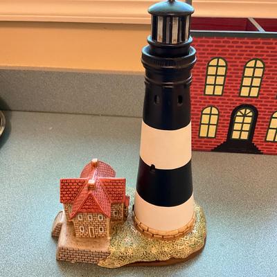 K899 Set of Lighthouse Statues
