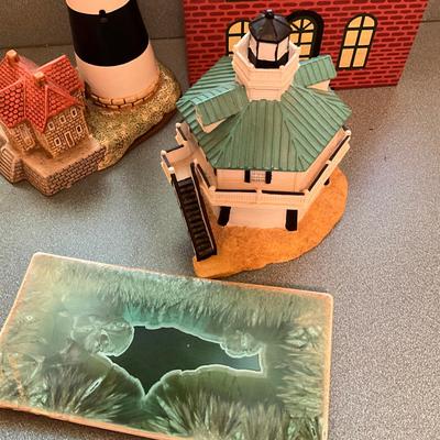 K899 Set of Lighthouse Statues