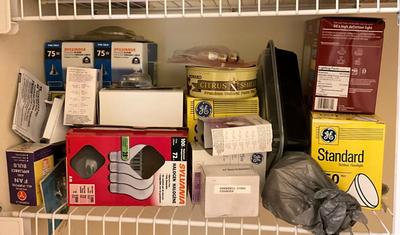 K903 Assortment Of Light Bulbs