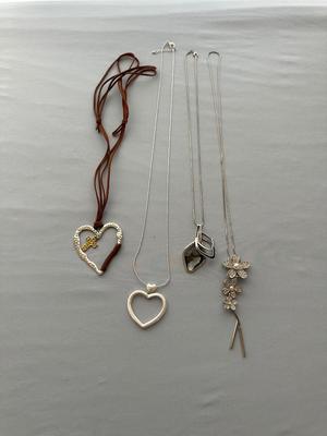 4 COSTUME JEWELRY NECKLACES