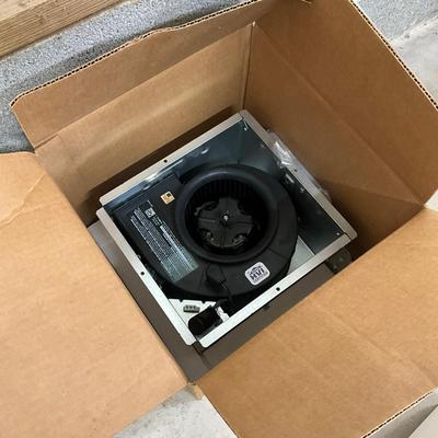 G923 Nutone AN80L Series Ventalation Fan Light