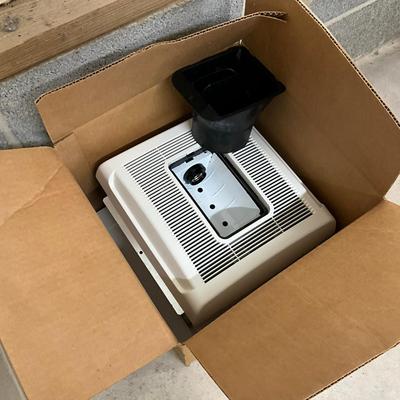 G923 Nutone AN80L Series Ventalation Fan Light