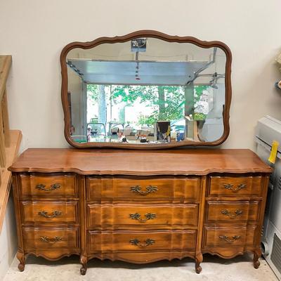 G934 Vintage French Provincial Nine Drawer Dresser With Mirror