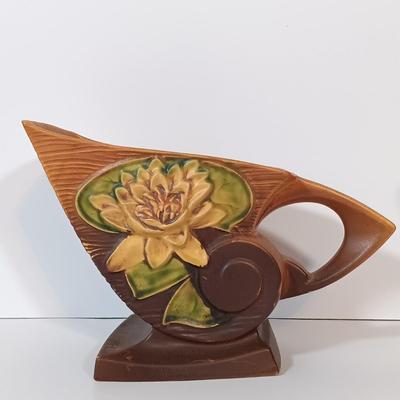 LOT 159: Roseville Pottery Water Lily Cornucopia Vases