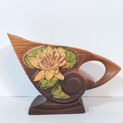 LOT 159: Roseville Pottery Water Lily Cornucopia Vases