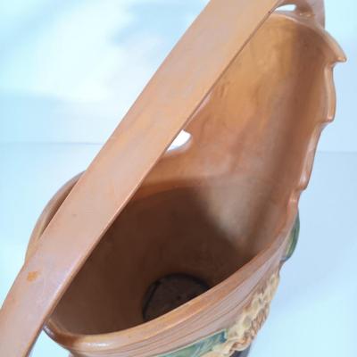 LOT 160: Roseville Pottery Water Lily Basket Vase