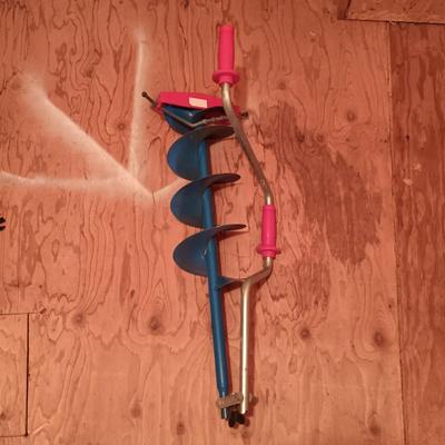 LOT 166: Vintage Ice Fishing Auger