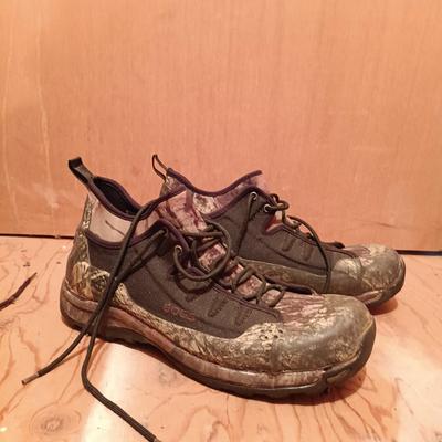 LOT 173: Camouflage Boots and Shoes