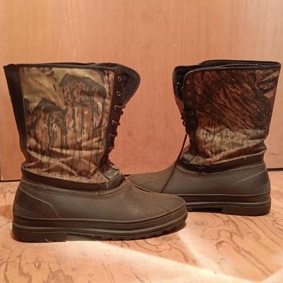 LOT 173: Camouflage Boots and Shoes