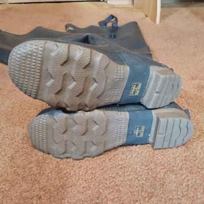 LOT 174: Cabela's Fishing / Wade Boots