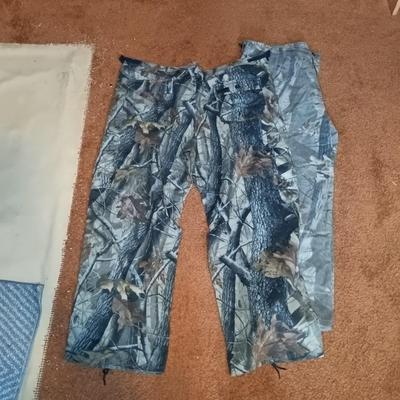 LOT 176: Camouflage Pants and Hunting Jeans Sizes 42
