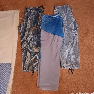 LOT 176: Camouflage Pants and Hunting Jeans Sizes 42