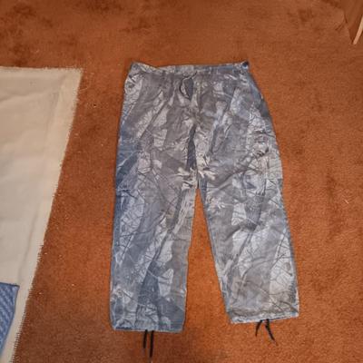 LOT 176: Camouflage Pants and Hunting Jeans Sizes 42