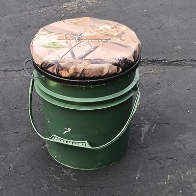 LOT 181: Reels on Wheels Fishing Cart Accessory with a Big Game Storage Bucket, Various Knives & More