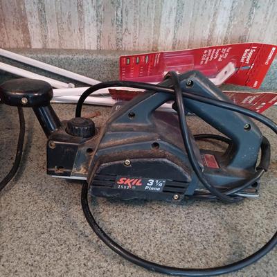 LOT 184: Porter Cable Circular Saw, Black & Decker Jig Saw, Milwaukee Belt Sander and More