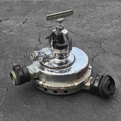 LOT 185: Vintage Scuba Mask Aqua-Lung Regulators