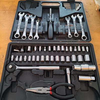 LOT 189: Meterk Batter Jigsaw with Battery and Charger, Tool Set, Fasteners and More