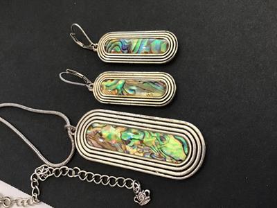 Beautiful Reversal Necklace with Earrings Statement