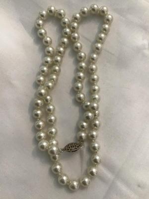 Beautiful Faux Pearl Necklace