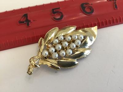 Vintage Faux Pearl Brooch