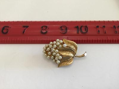 Vintage Gold Tone Faux Pearl Brooch